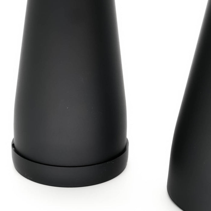 Pre-Owned Celestron Skymaster 25x70 Binoculars with Case - SWO2H69