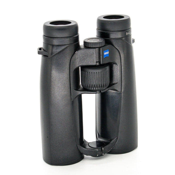 Pre-Owned Zeiss Victory SF 8x42 Binoculars - Black - SWO2H74