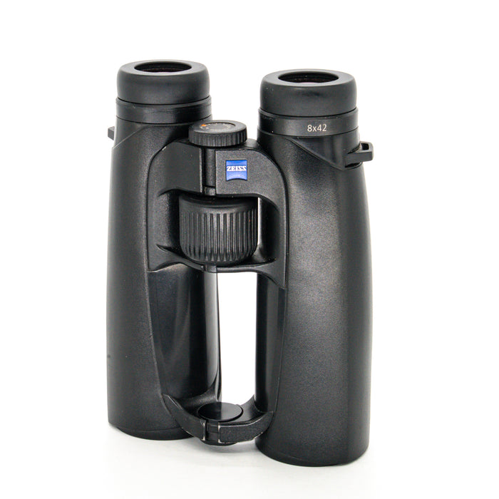 Pre-Owned Zeiss Victory SF 8x42 Binoculars - Black - SWO2H74